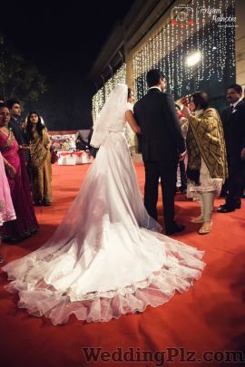 Priyam Malhotra Photography Photographers and Videographers weddingplz