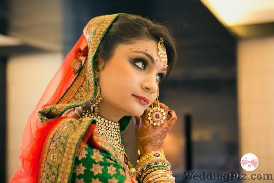 Ticklish Blinks Photographer Photographers and Videographers weddingplz