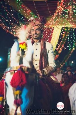 Ticklish Blinks Photographer Photographers and Videographers weddingplz