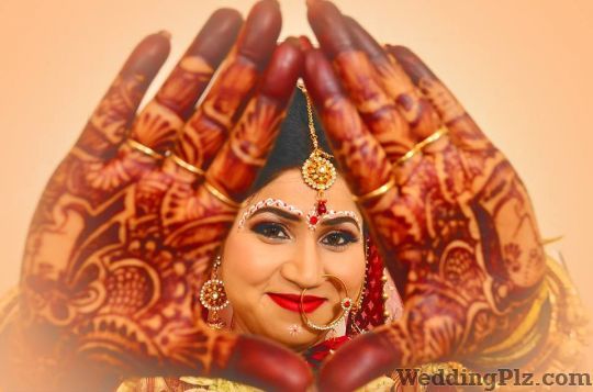 Alive Momentz Photographers and Videographers weddingplz