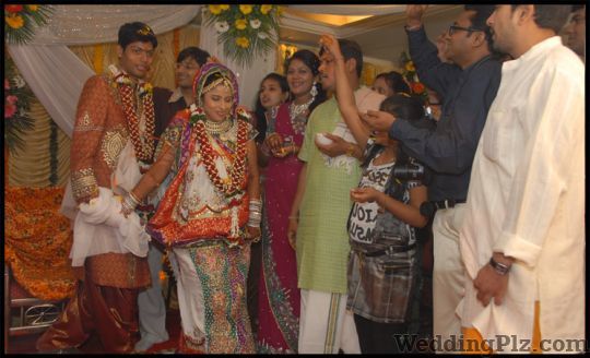 Amol Photos Art Photographers and Videographers weddingplz