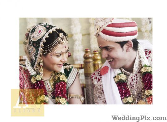 AN Clicks Photographers and Videographers weddingplz