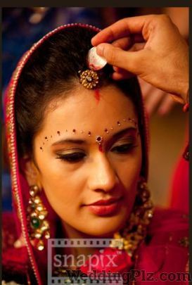Snapix Photographers and Videographers weddingplz