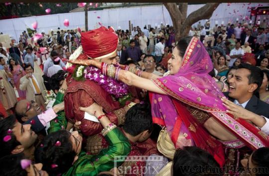 Snapix Photographers and Videographers weddingplz