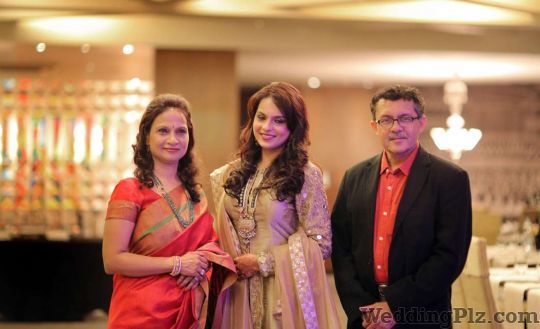 Creativeyes Photography Photographers and Videographers weddingplz