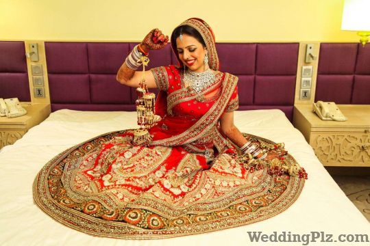 Dinesh Studio Photographers and Videographers weddingplz