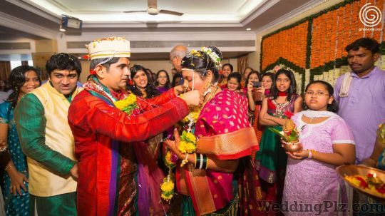 Girish Lone Photography Photographers and Videographers weddingplz