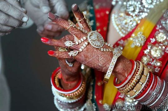 Klick2fame Photographers and Videographers weddingplz