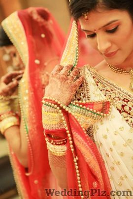 Picturesque Photographic Works Photographers and Videographers weddingplz