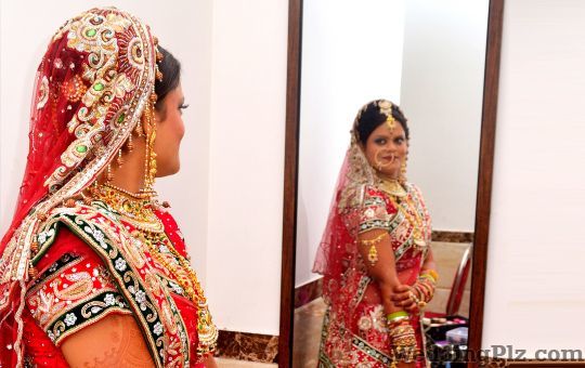 Pratik Photography Photographers and Videographers weddingplz
