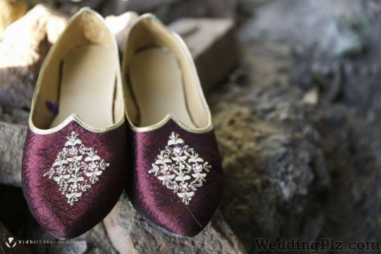 Vidhi and Tushar Photography Photographers and Videographers weddingplz