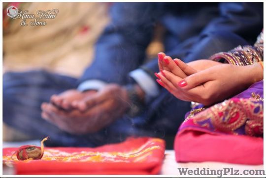 Manu Video and Sons Photographers and Videographers weddingplz