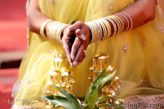 Pixel Snaps Studio Photographers and Videographers weddingplz