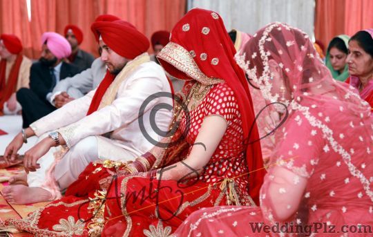 Roshan Studios Photographers and Videographers weddingplz