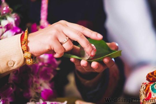 Photoshastra Photographers and Videographers weddingplz