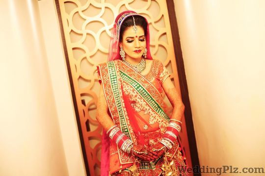 Auromira Films Photographers and Videographers weddingplz