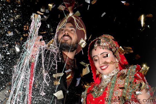 Akaal Videos Photographers and Videographers weddingplz