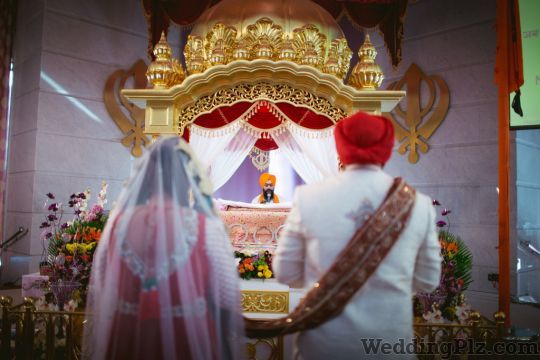Into Candid Photography Photographers and Videographers weddingplz