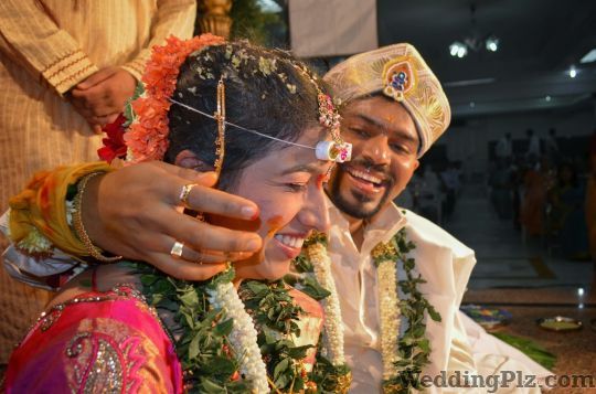 Frozen Times Photographers and Videographers weddingplz