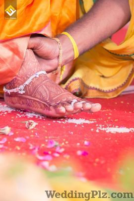Frozen Frames Photographers and Videographers weddingplz