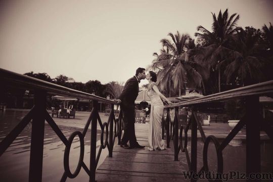 The Candid Pictures Photographers and Videographers weddingplz