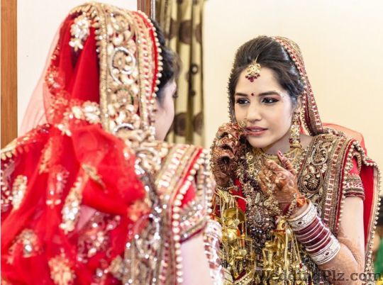 Mahesh Shantaram Photography Photographers and Videographers weddingplz