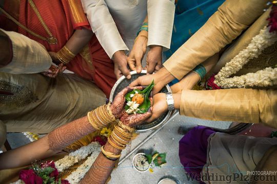 Manan Photography Photographers and Videographers weddingplz