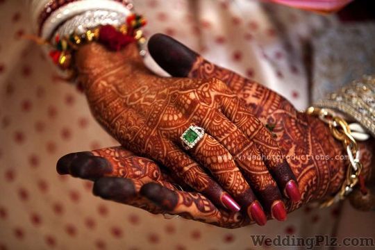 VIdeo Hut Productions Photographers and Videographers weddingplz