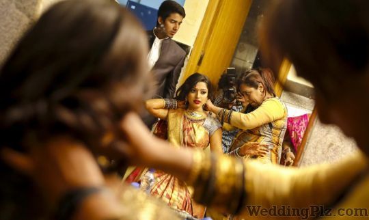 Arun Candid Wedding Photography Photographers and Videographers weddingplz