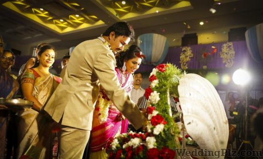 Arun Candid Wedding Photography Photographers and Videographers weddingplz