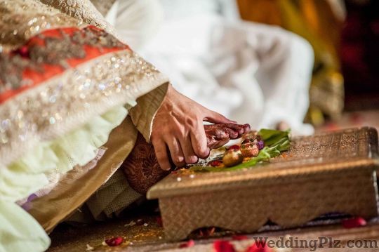 Sunny Pariani Photography Photographers and Videographers weddingplz