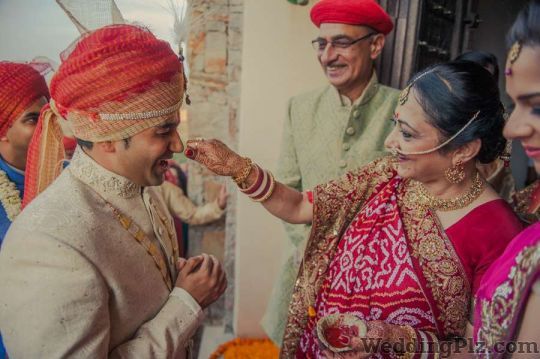 Sunny Pariani Photography Photographers and Videographers weddingplz