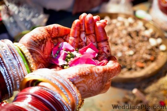 Manish and Tejas Photography Photographers and Videographers weddingplz