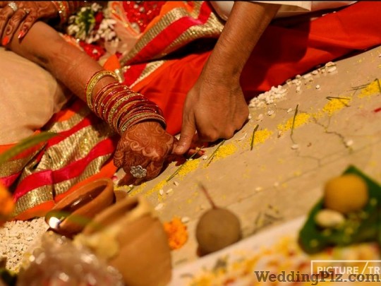 Picture Mantra Photographers and Videographers weddingplz