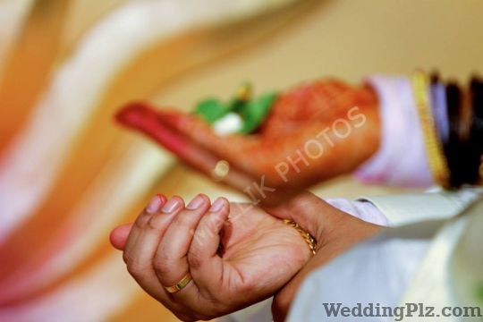 Mallik Photos Photographers and Videographers weddingplz
