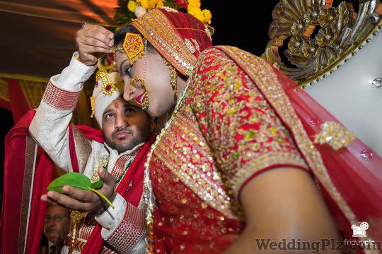 Fridaypic Photographers and Videographers weddingplz
