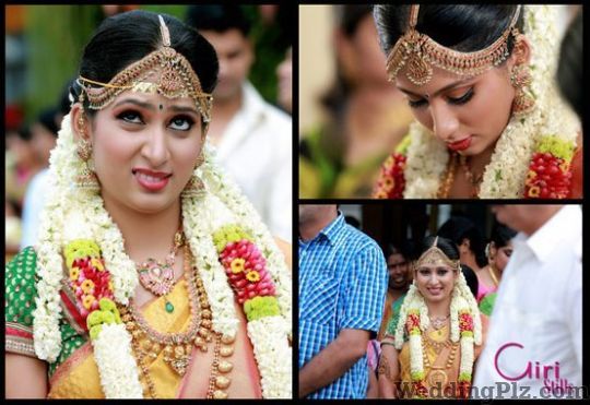 Giri Stills Photographers and Videographers weddingplz