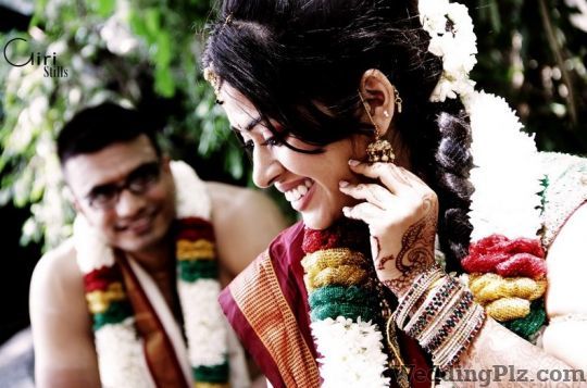 Giri Stills Photographers and Videographers weddingplz