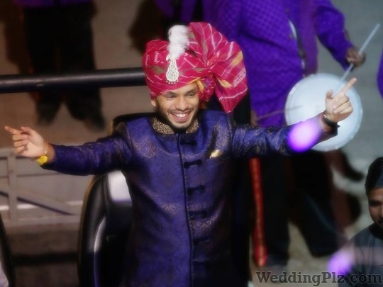 Vivekanand Photography Photographers and Videographers weddingplz