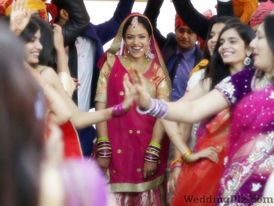 Vivekanand Photography Photographers and Videographers weddingplz