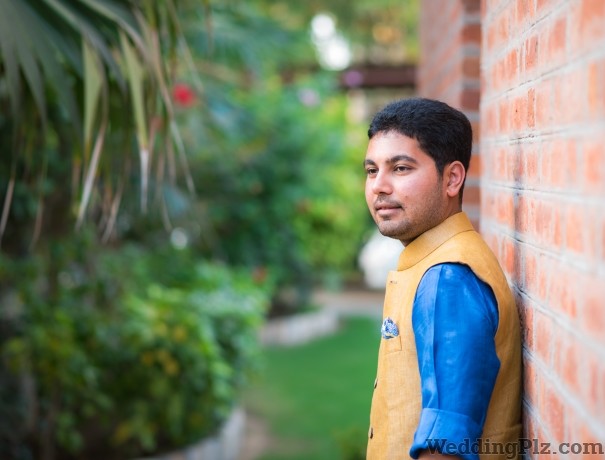Varuns Click Photographers and Videographers weddingplz