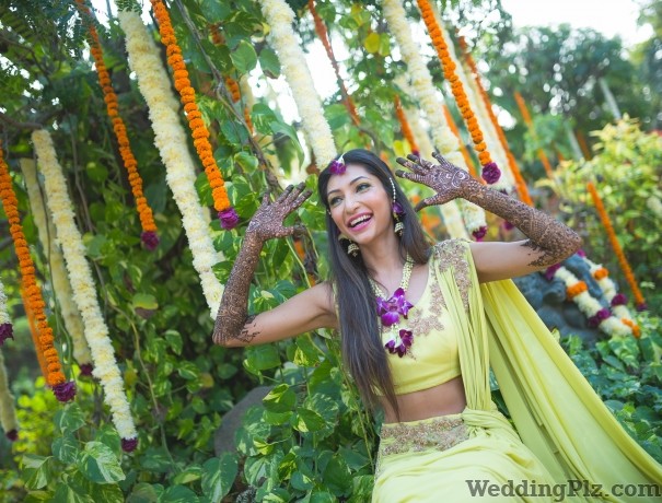 Varuns Click Photographers and Videographers weddingplz