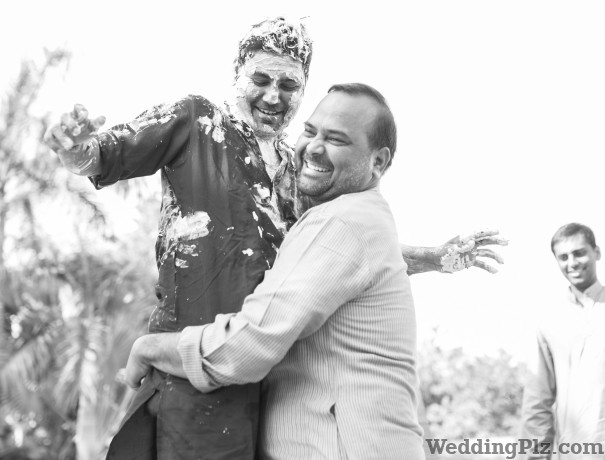 Varuns Click Photographers and Videographers weddingplz