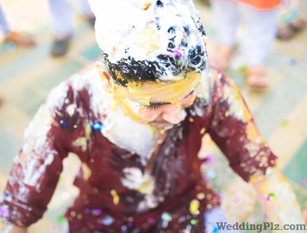 Varuns Click Photographers and Videographers weddingplz