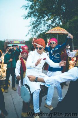 Varuns Click Photographers and Videographers weddingplz
