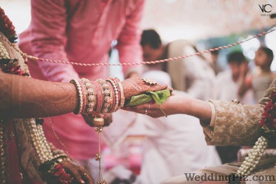 Varuns Click Photographers and Videographers weddingplz