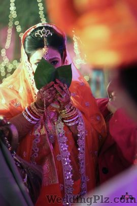 MadOGraphie Photographers and Videographers weddingplz