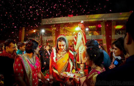 Diptendu Roy Photographers and Videographers weddingplz