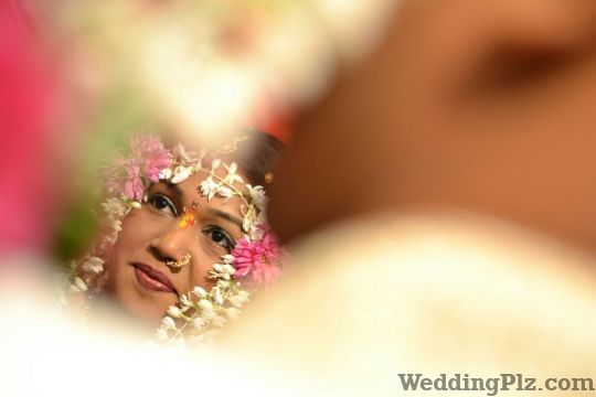 Artistique Clickk Photographers and Videographers weddingplz