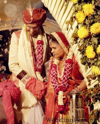 Shot Stories Co Photographers and Videographers weddingplz